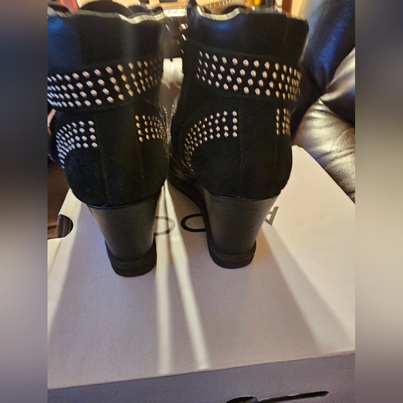 Aldo Verratto-96 wedge boots size 7.5 Used black with gold studs - Picture 6 of 12